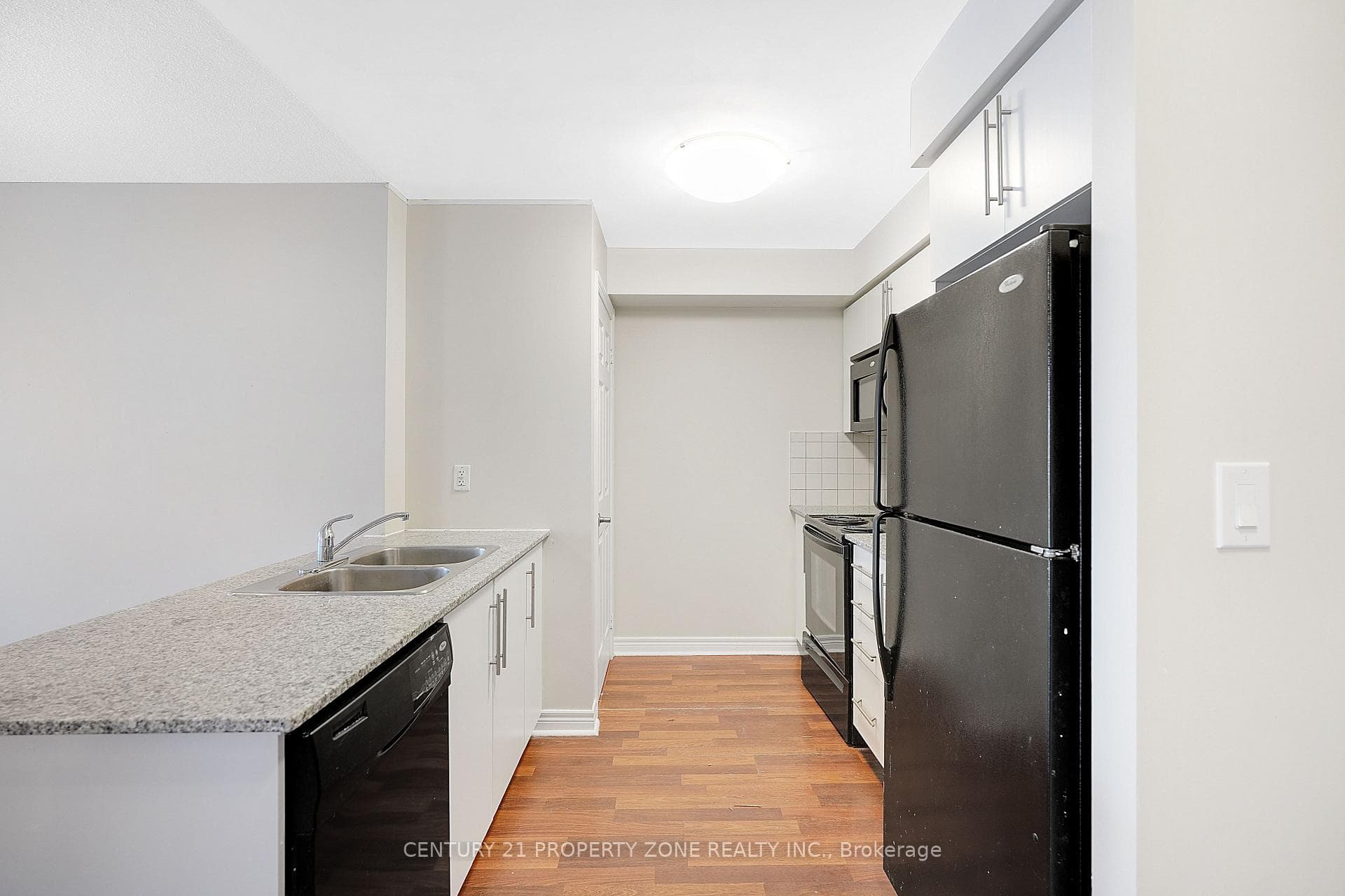 310 Burnhamthorpe Road Unit 1703 photo 12