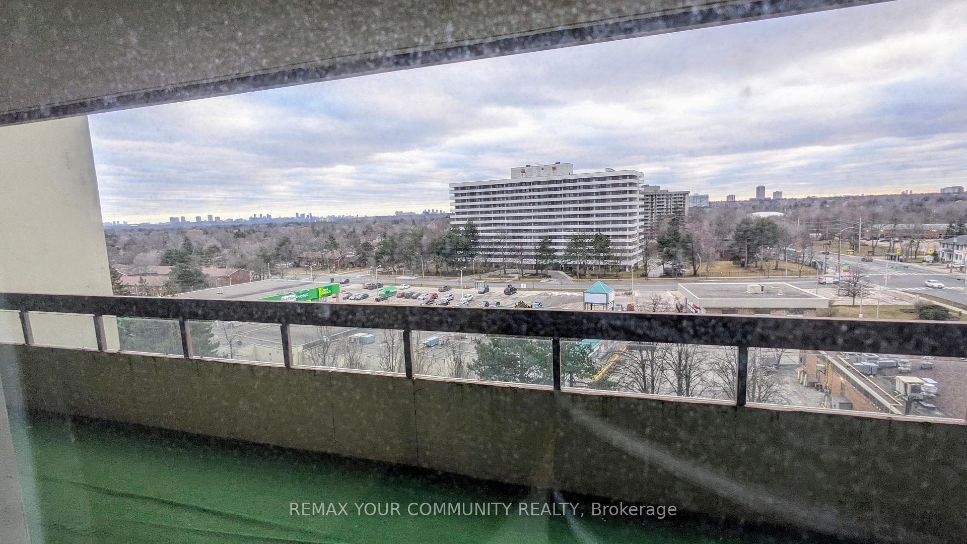 8111 Yonge Street Unit 901 photo 42