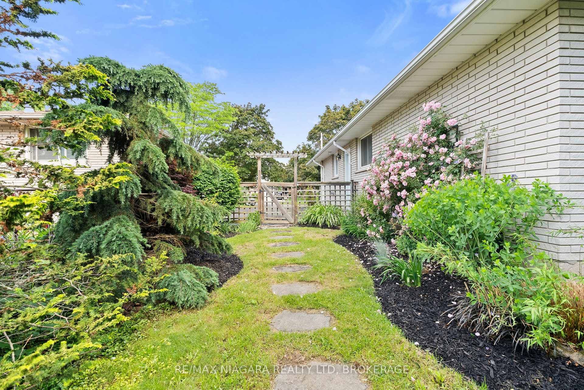 6 Bedford Court photo 5