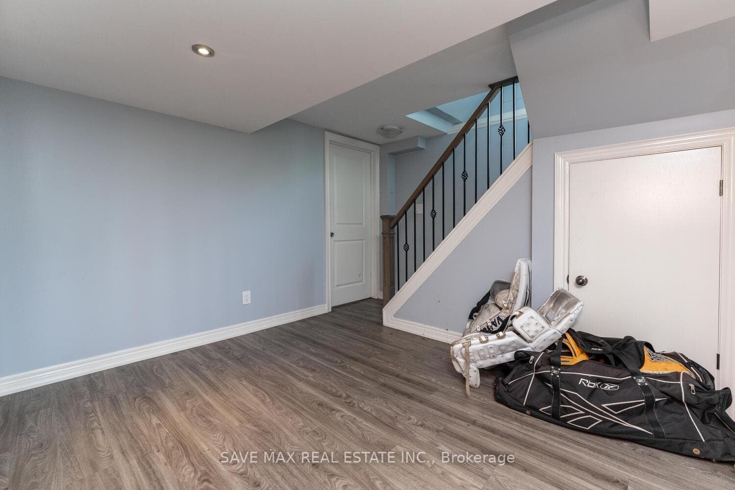 52 Broderick Avenue photo 11