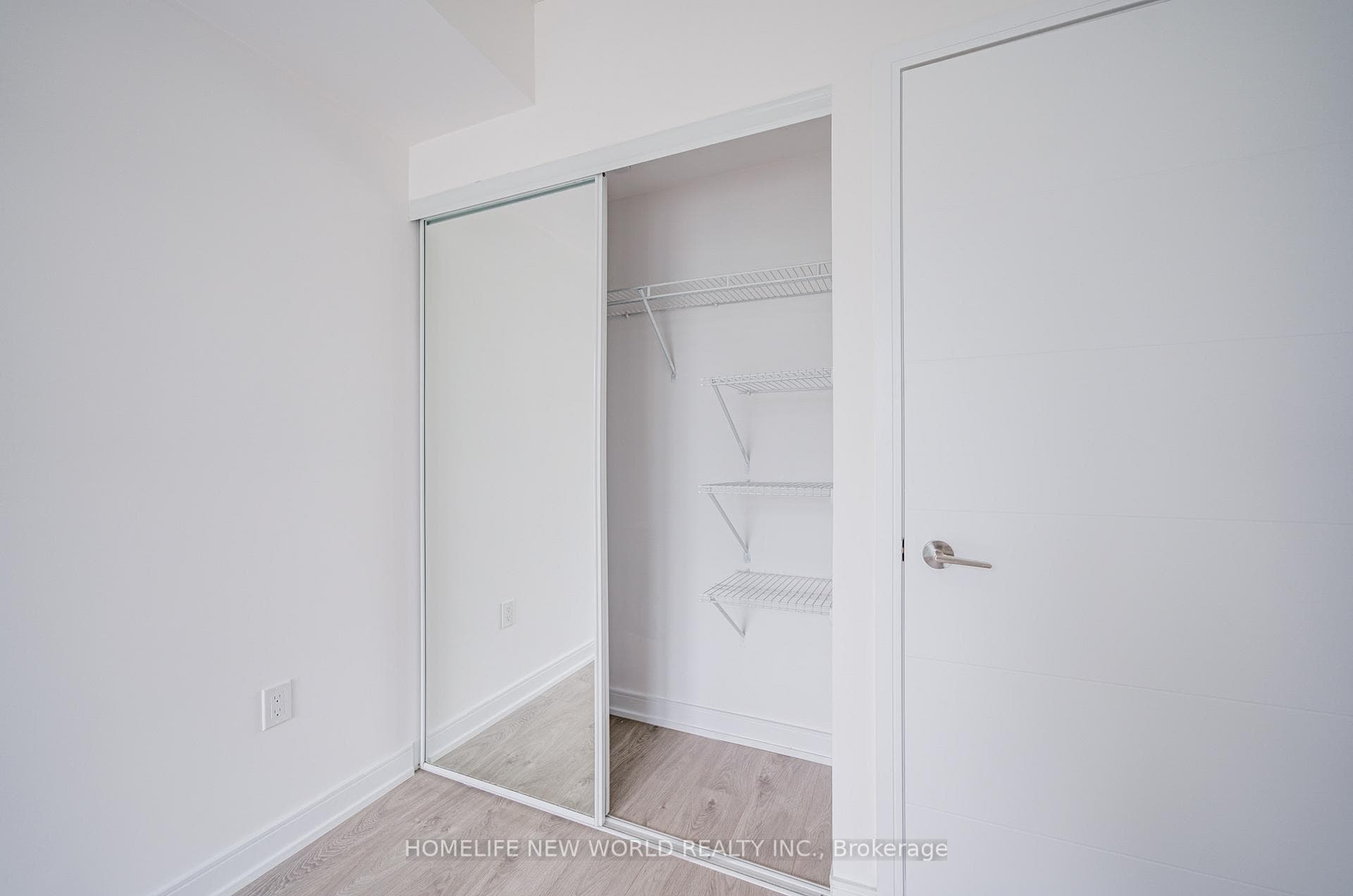 50 Wellesley Street Unit 705 photo 27