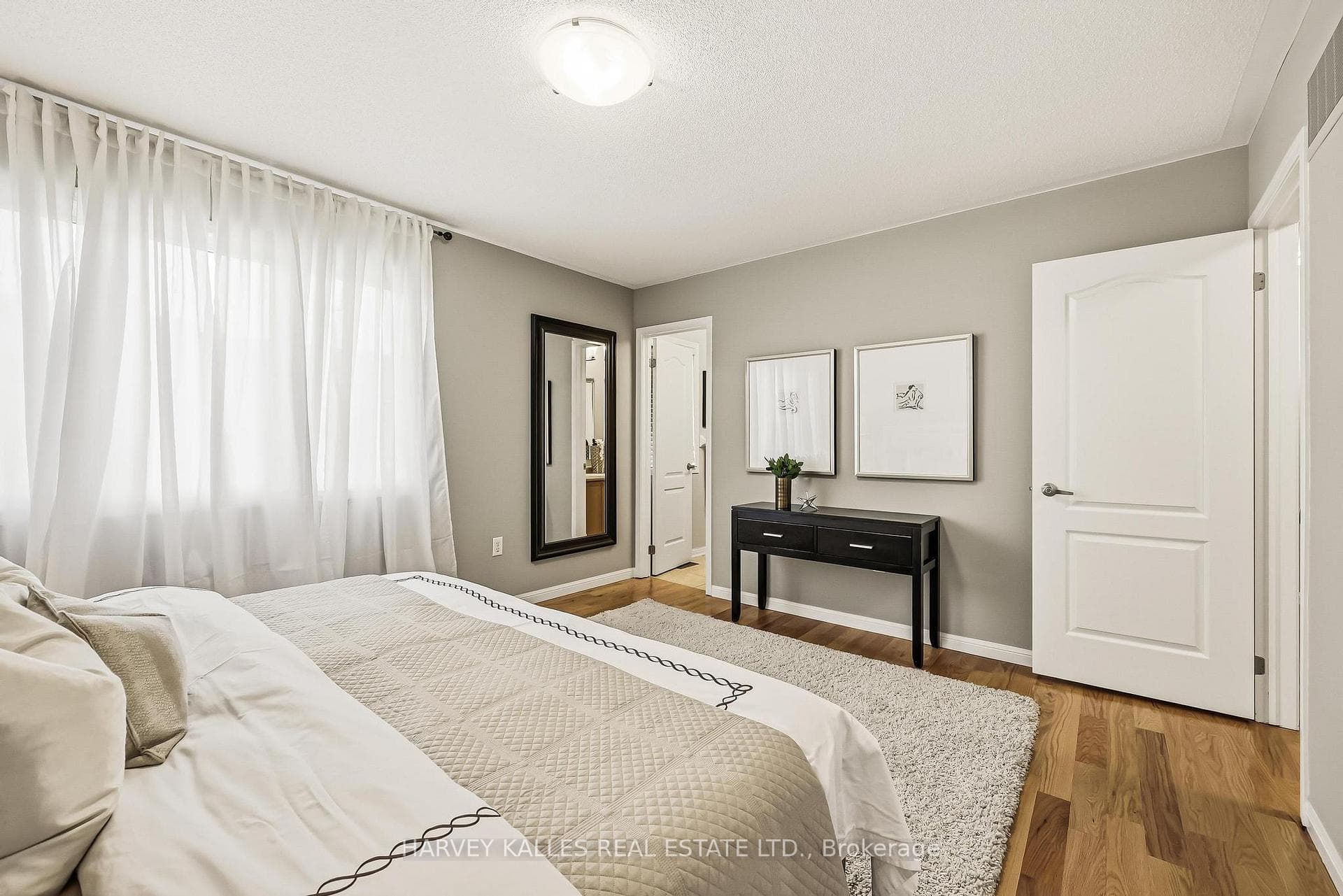 10 Dougherty Crescent photo 12