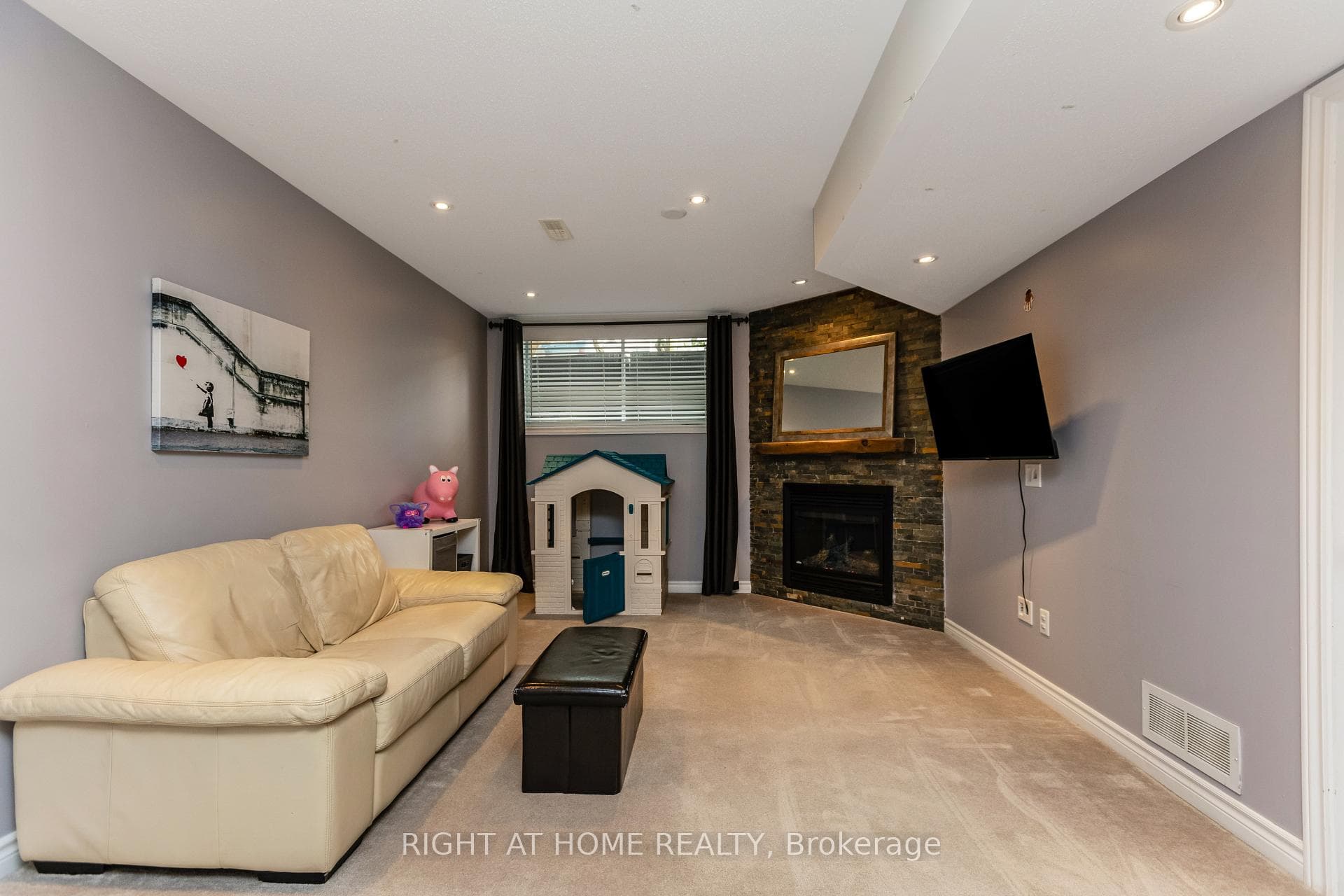 302 Vienna Terrace photo 26