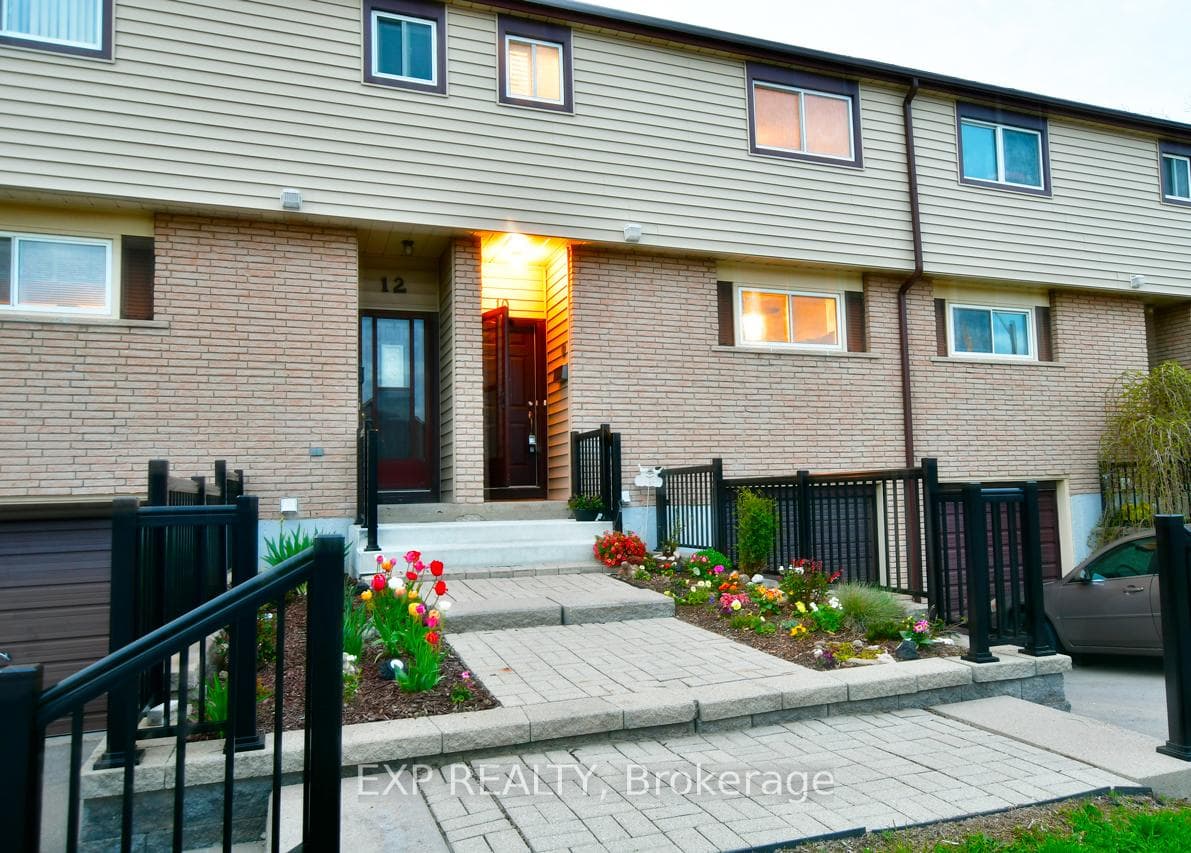 10 Claudette Gate photo 1
