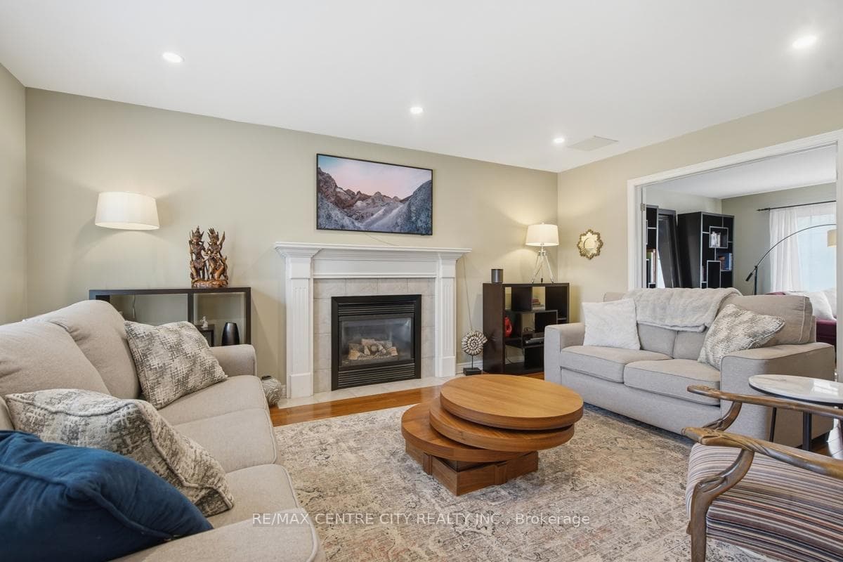 6 Trillium Court photo 17