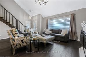 160 Hawthorn Crescent photo 15