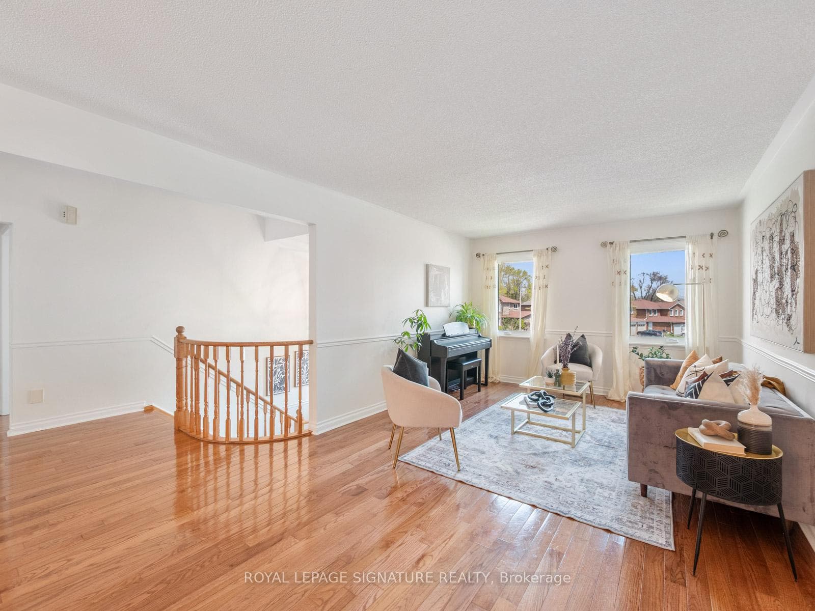 53 Blueking Crescent photo 7