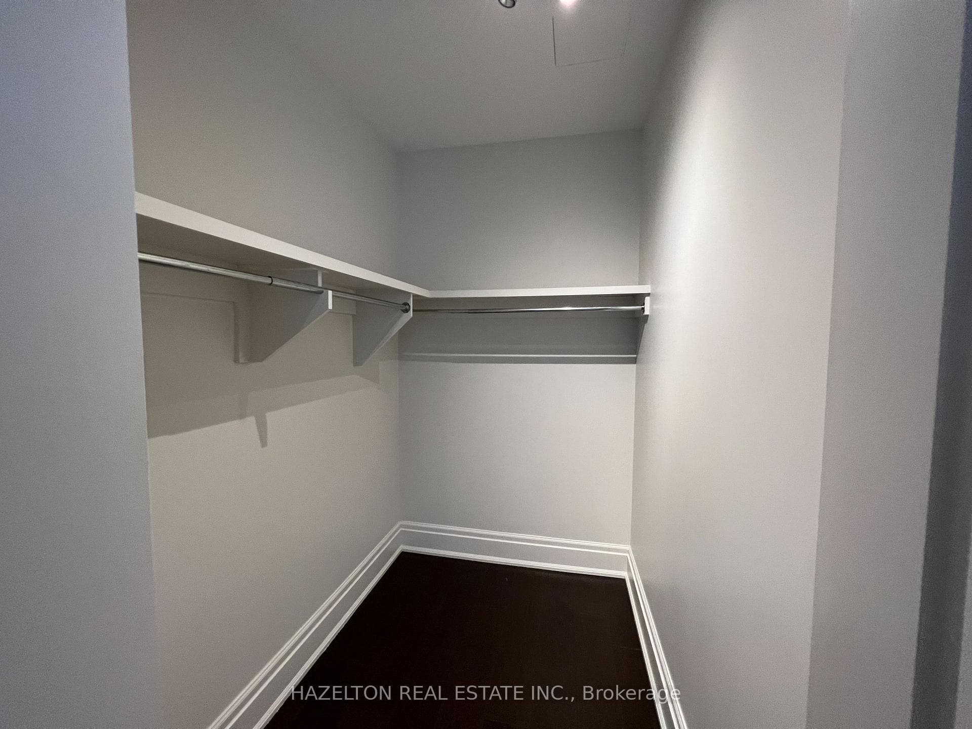 walk in closet