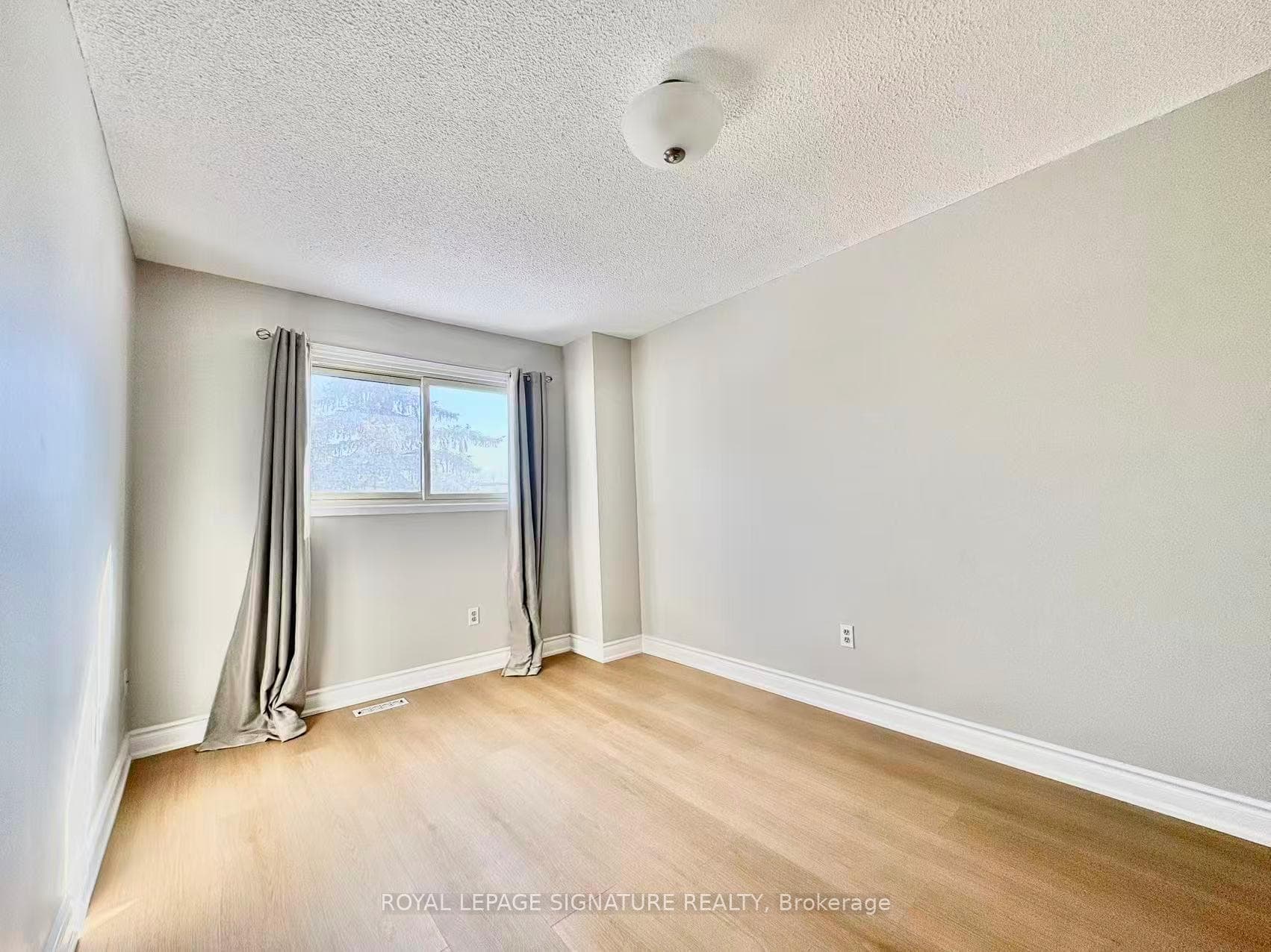 7 Farnham Drive photo 15