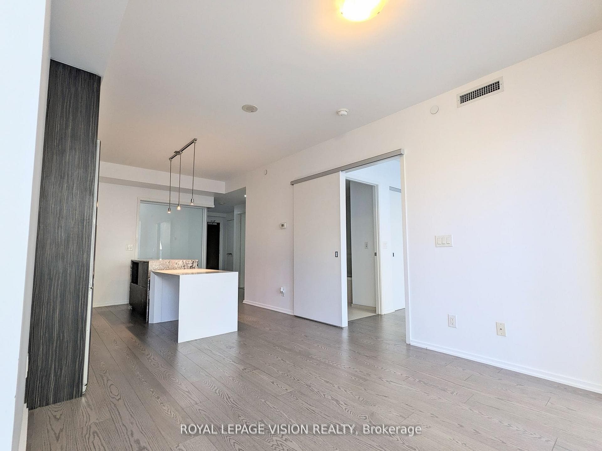 1 Bloor Street Unit 322 photo 7