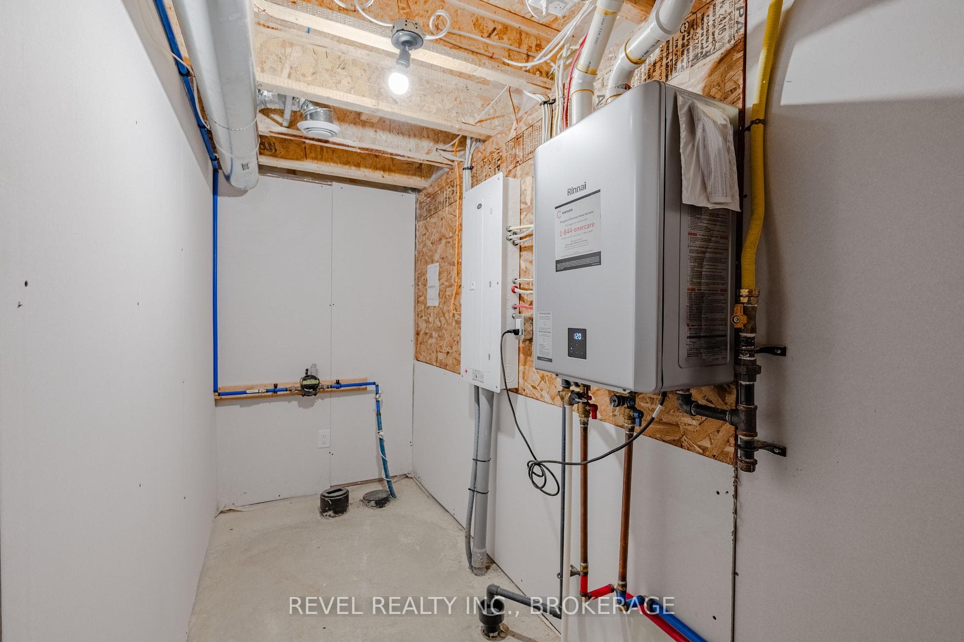 1075 Barrow Avenue photo 33