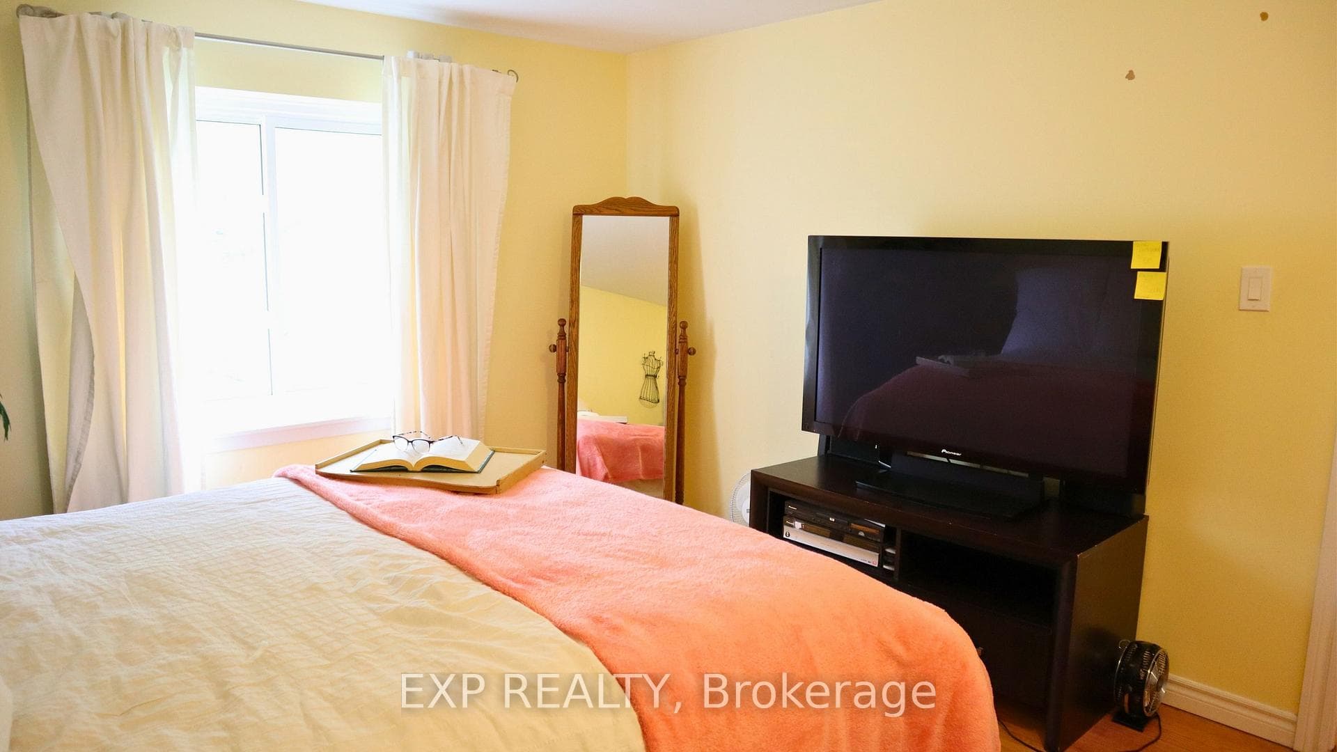 245 Millbank Drive photo 21