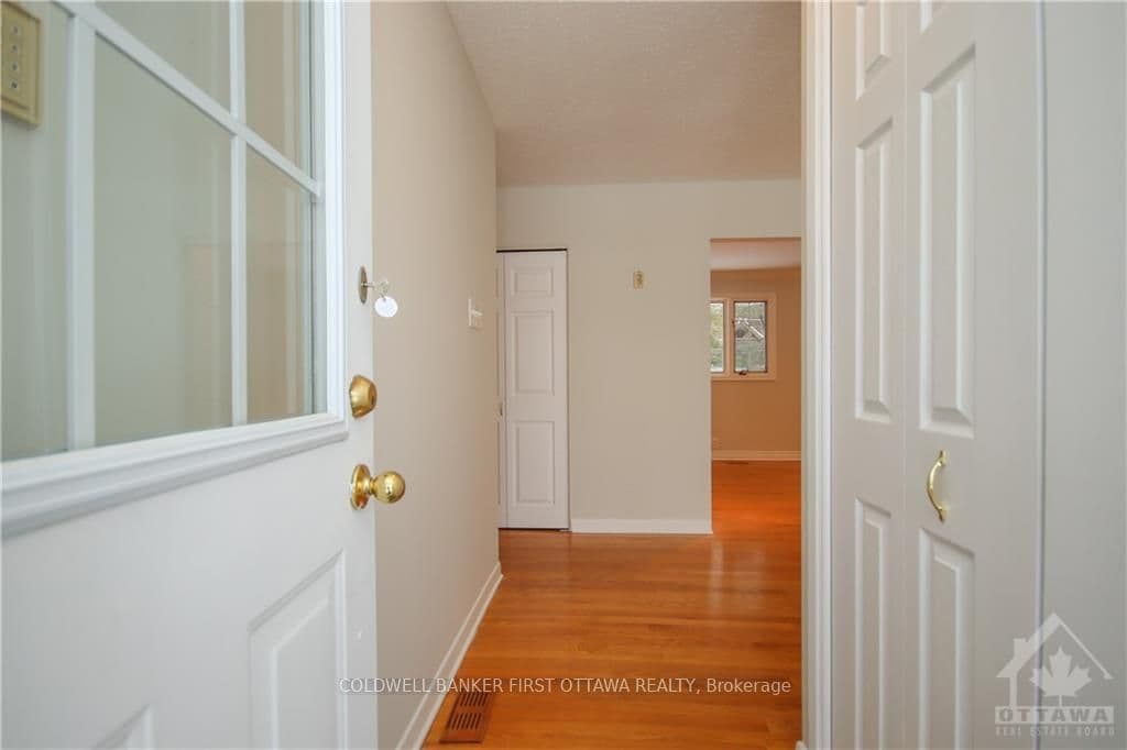 74 HILLIARD Avenue photo 2