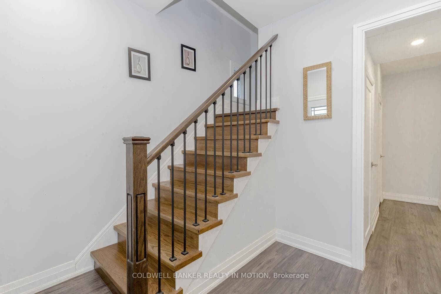 1663 Main Street photo 4