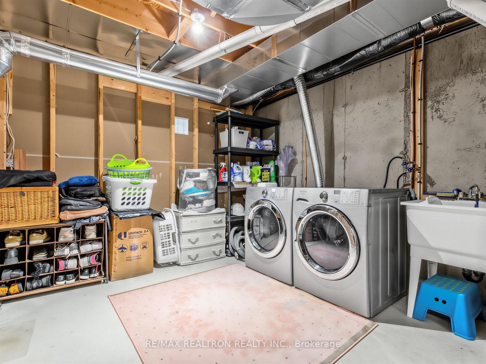 135 Windrow Street photo 32