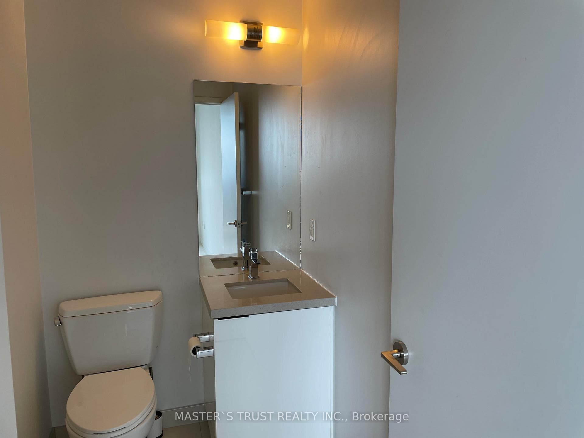 8 Eglinton Avenue Unit 4512 photo 14