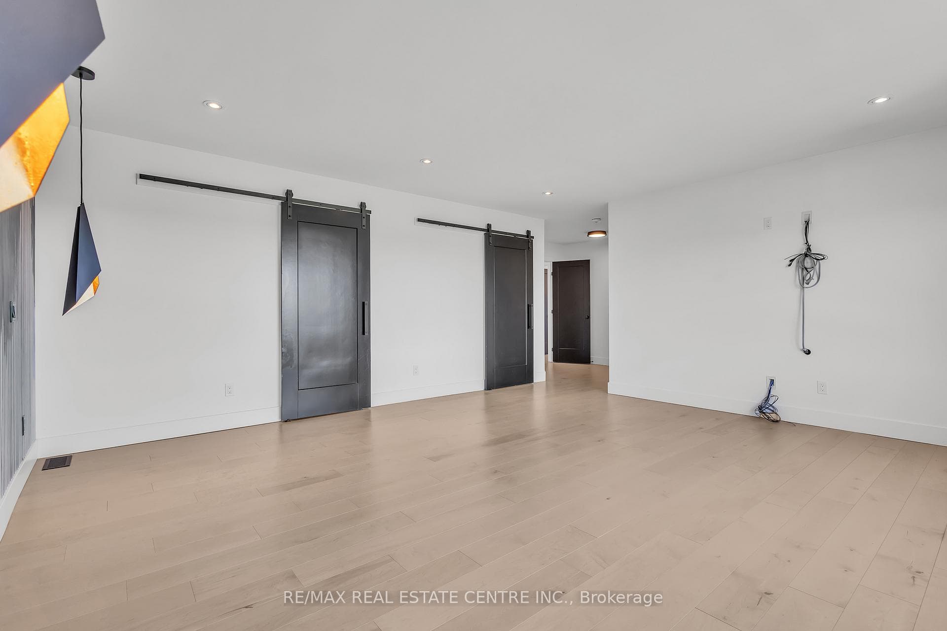 920 Thomas Pedder Court photo 23