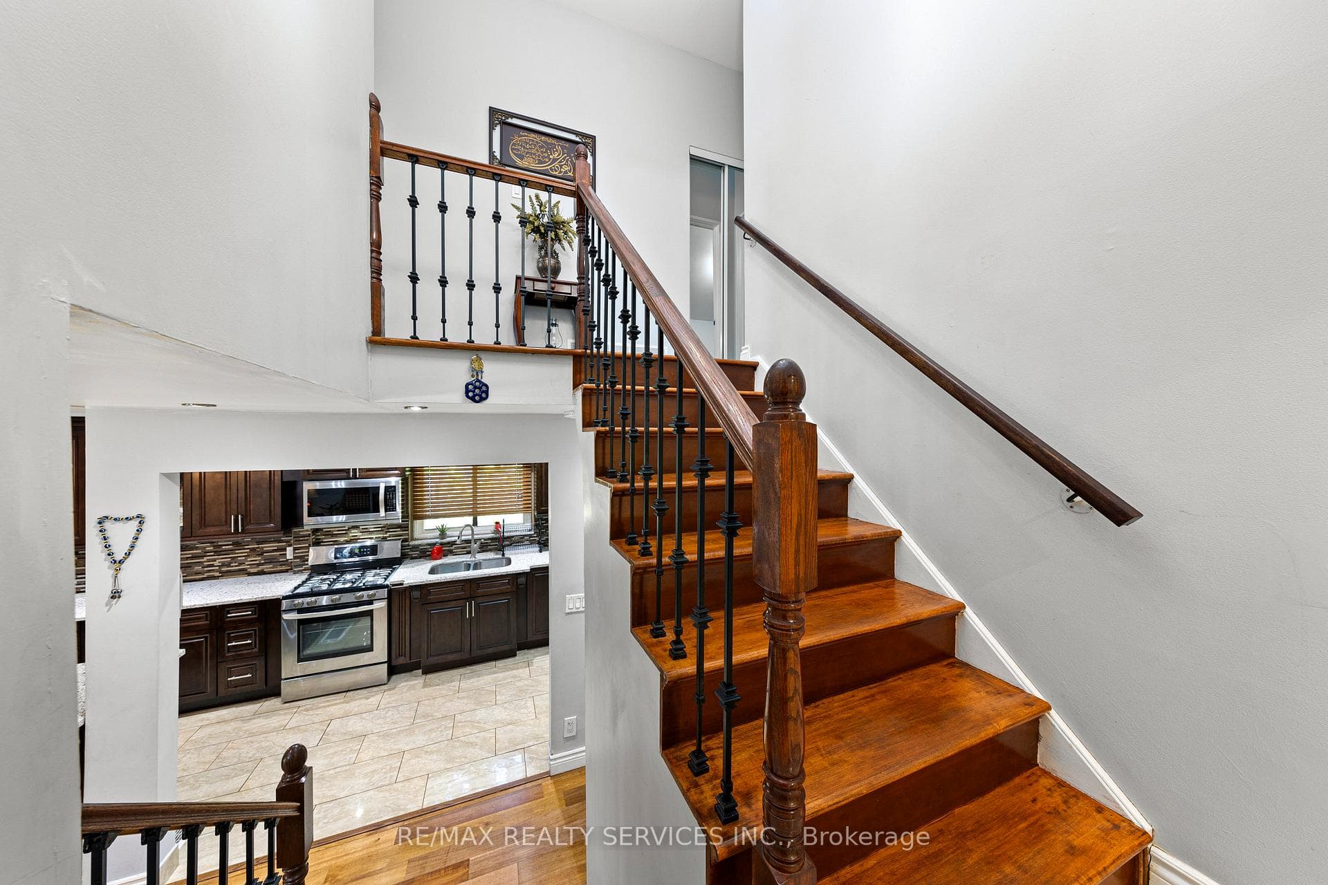 10 Rosswood Crescent photo 32