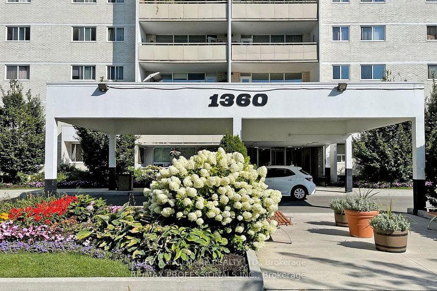 1360 York Mills Road Unit 1204 photo 2