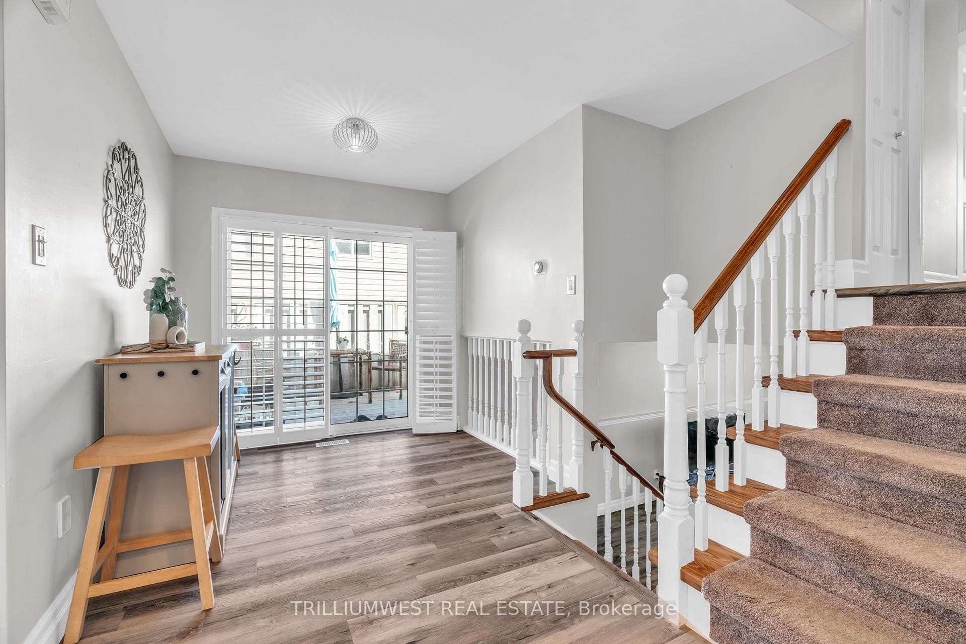 121 Walsh Crescent photo 18
