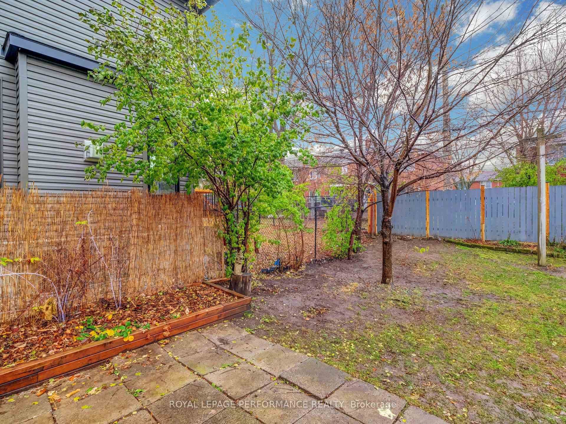 156 Prince Albert Street photo 37