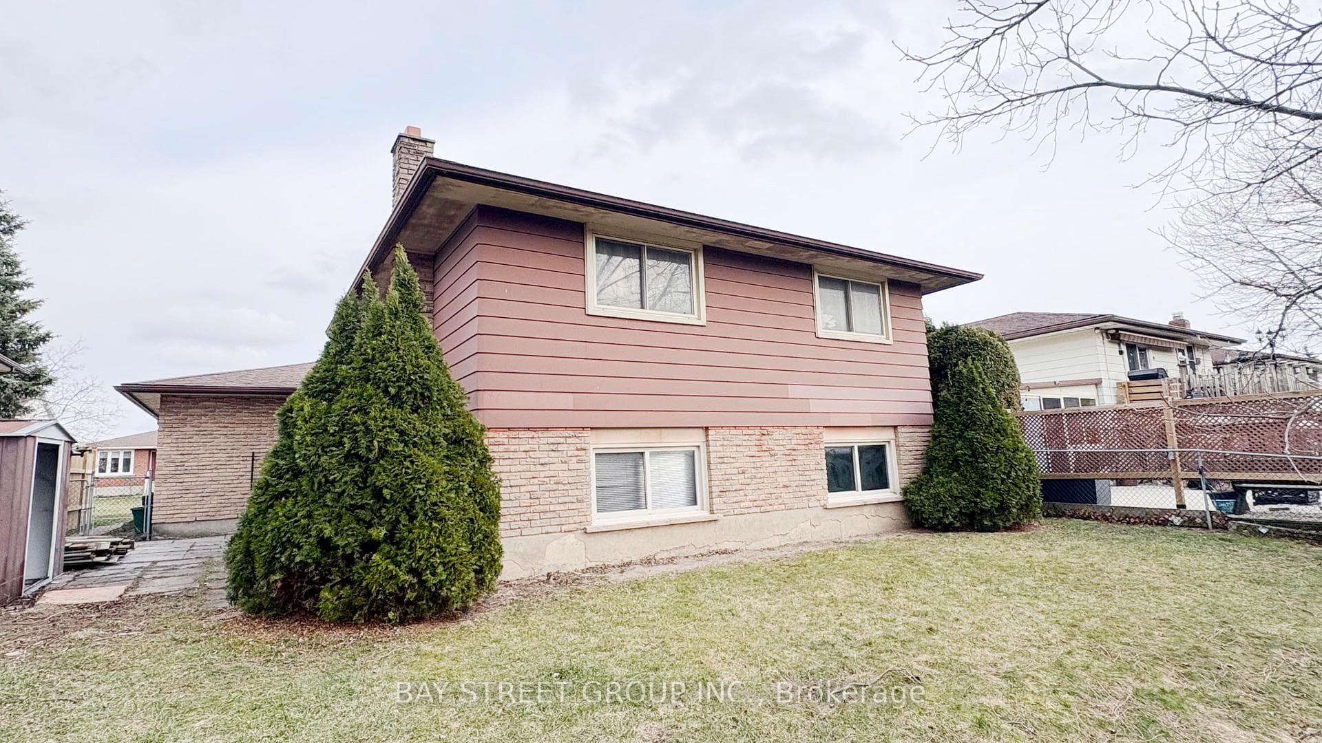 28 Roehampton Avenue photo 2