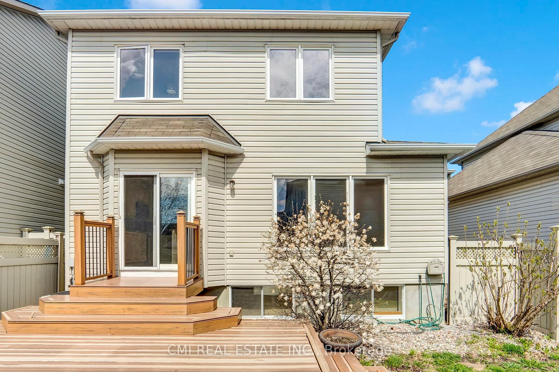 1818 Appleford Street photo 31