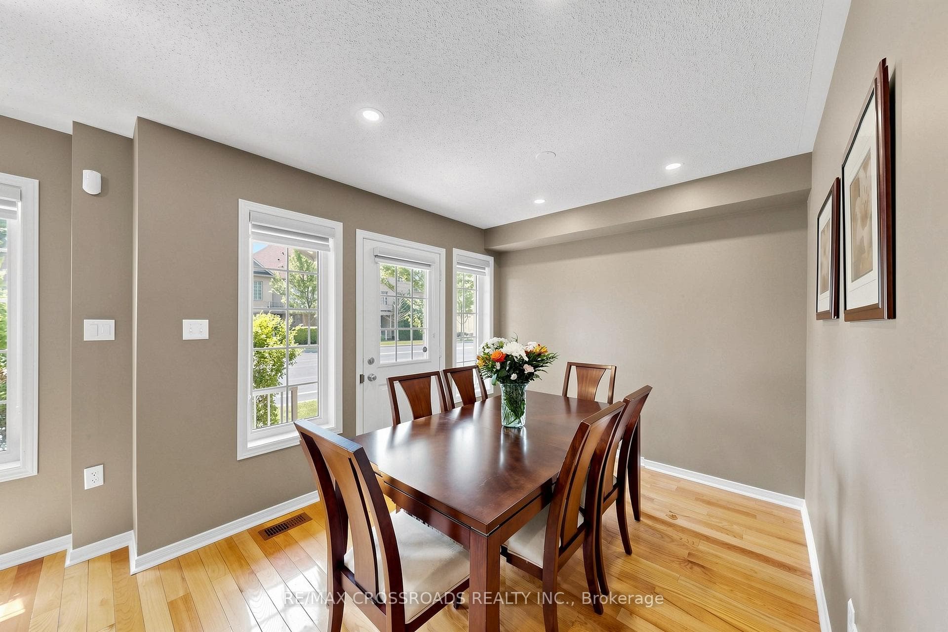 41 Prince Charles Way photo 11