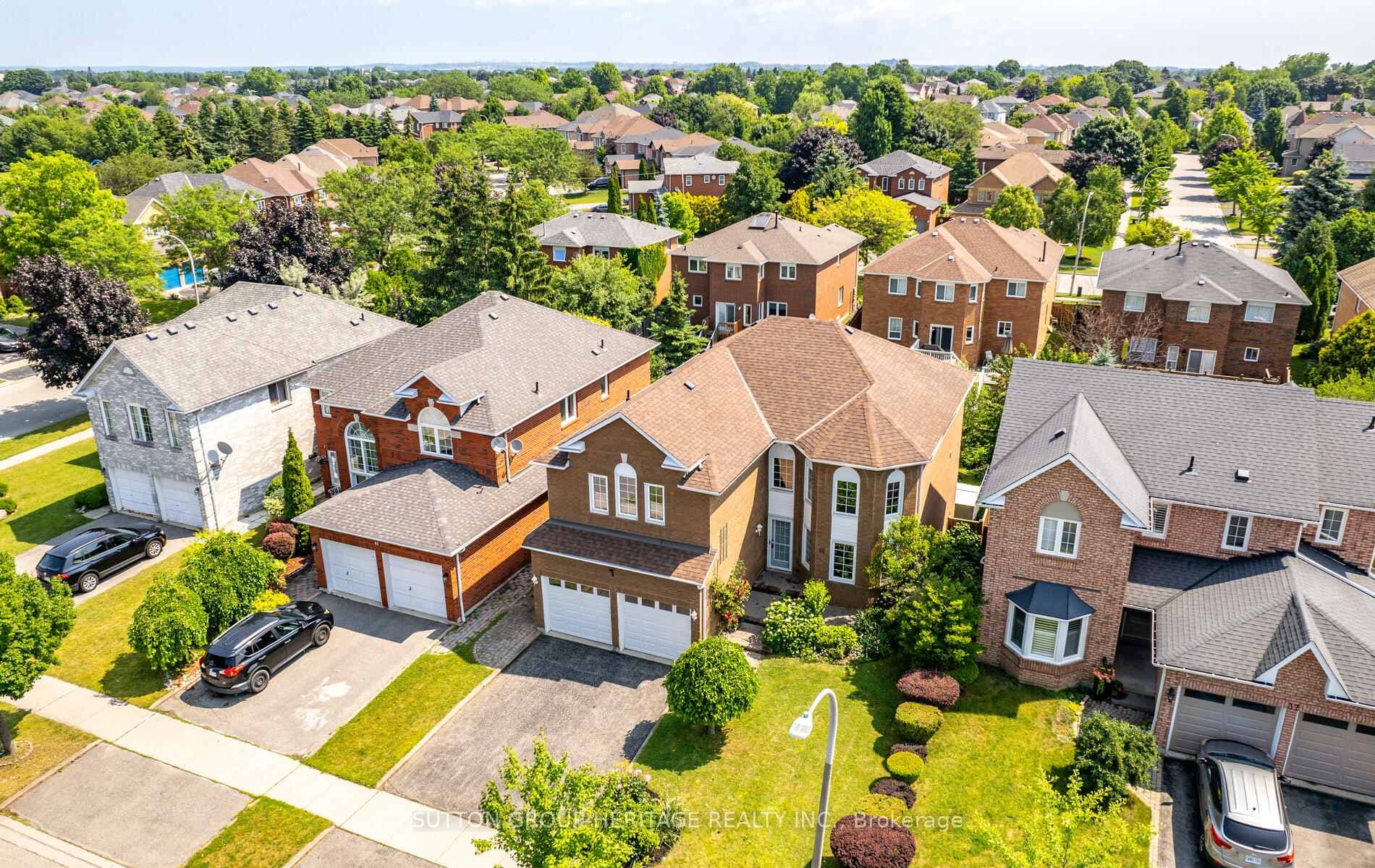 39 Pogson Drive photo 28
