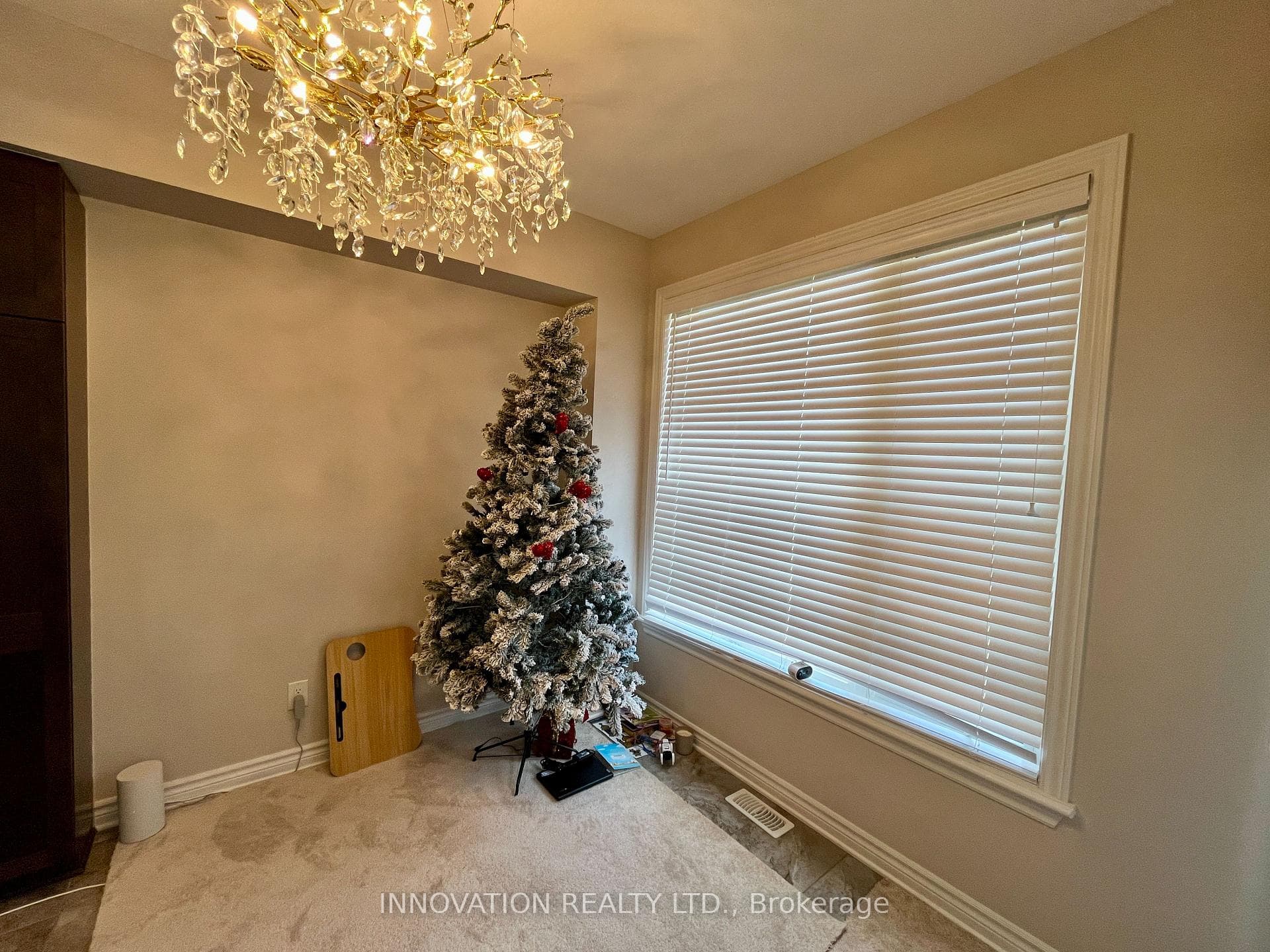 222 Dolce Crescent photo 9