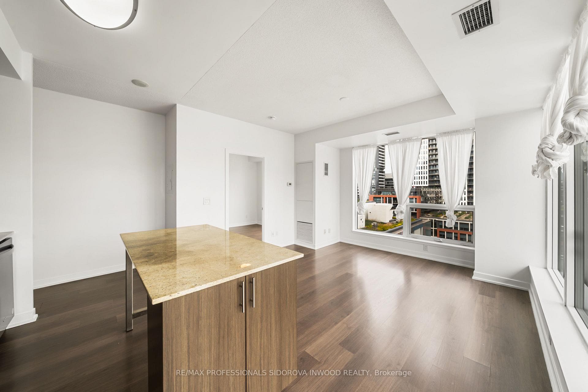 225 Sackville Street Unit 703 photo 13