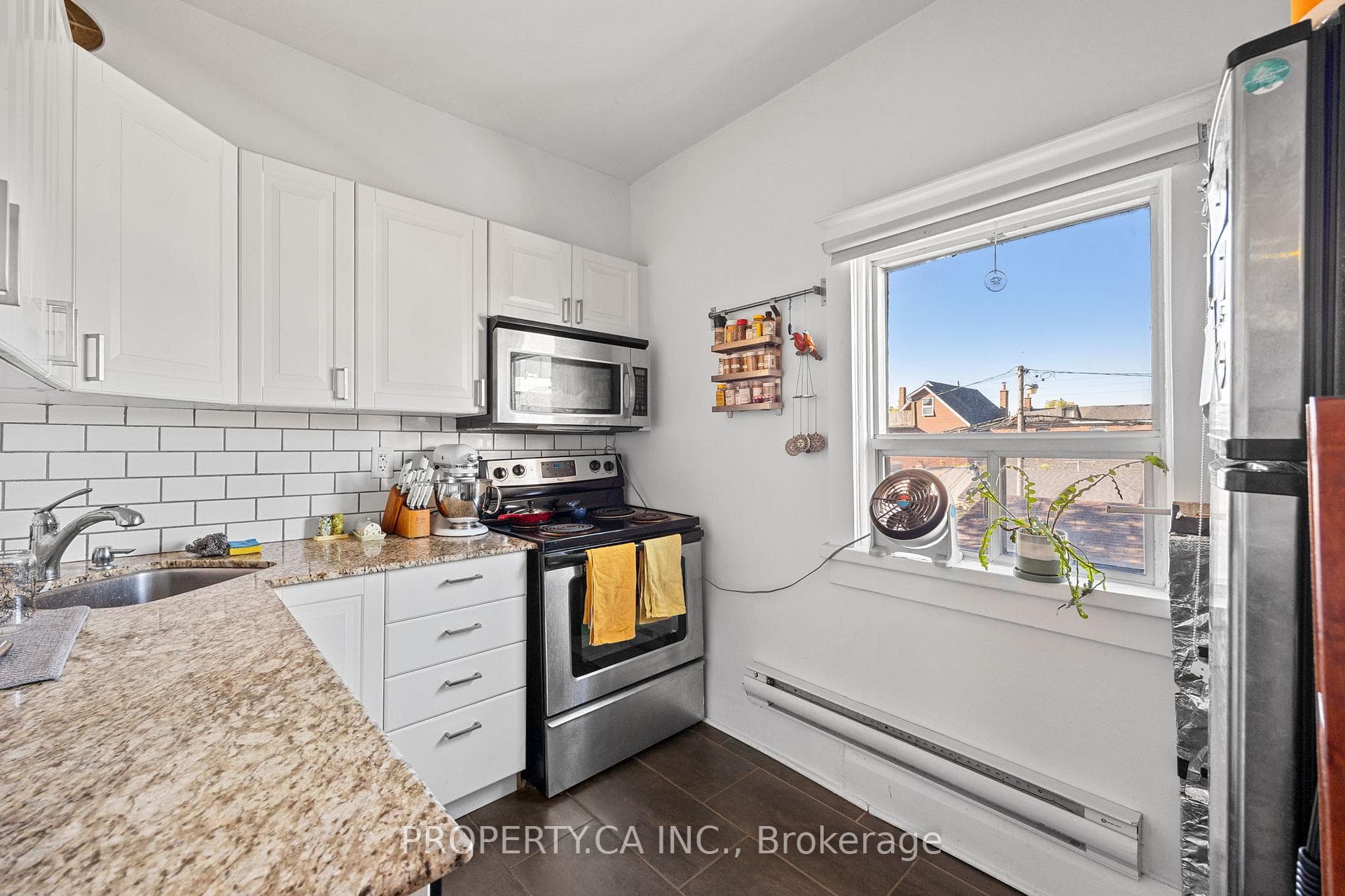 396 Roxton Road photo 19