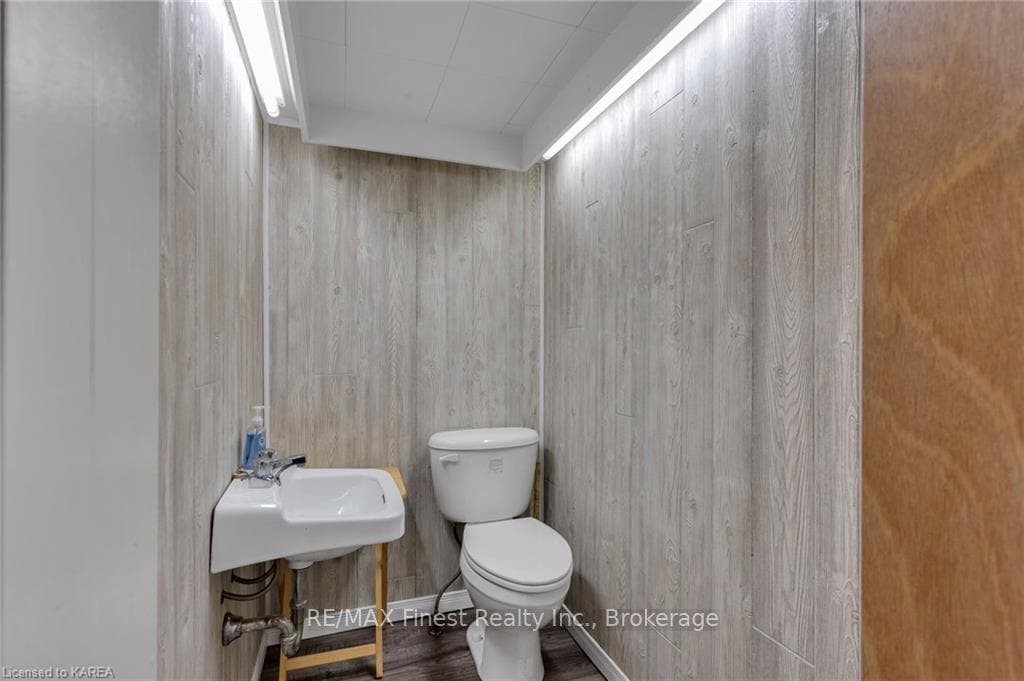 744 ALFRED Crescent photo 33