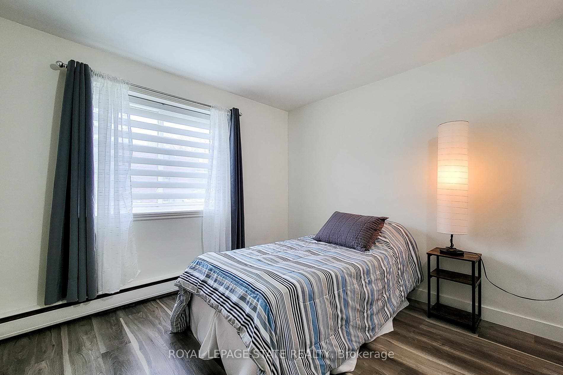 456 Carlton Street photo 32