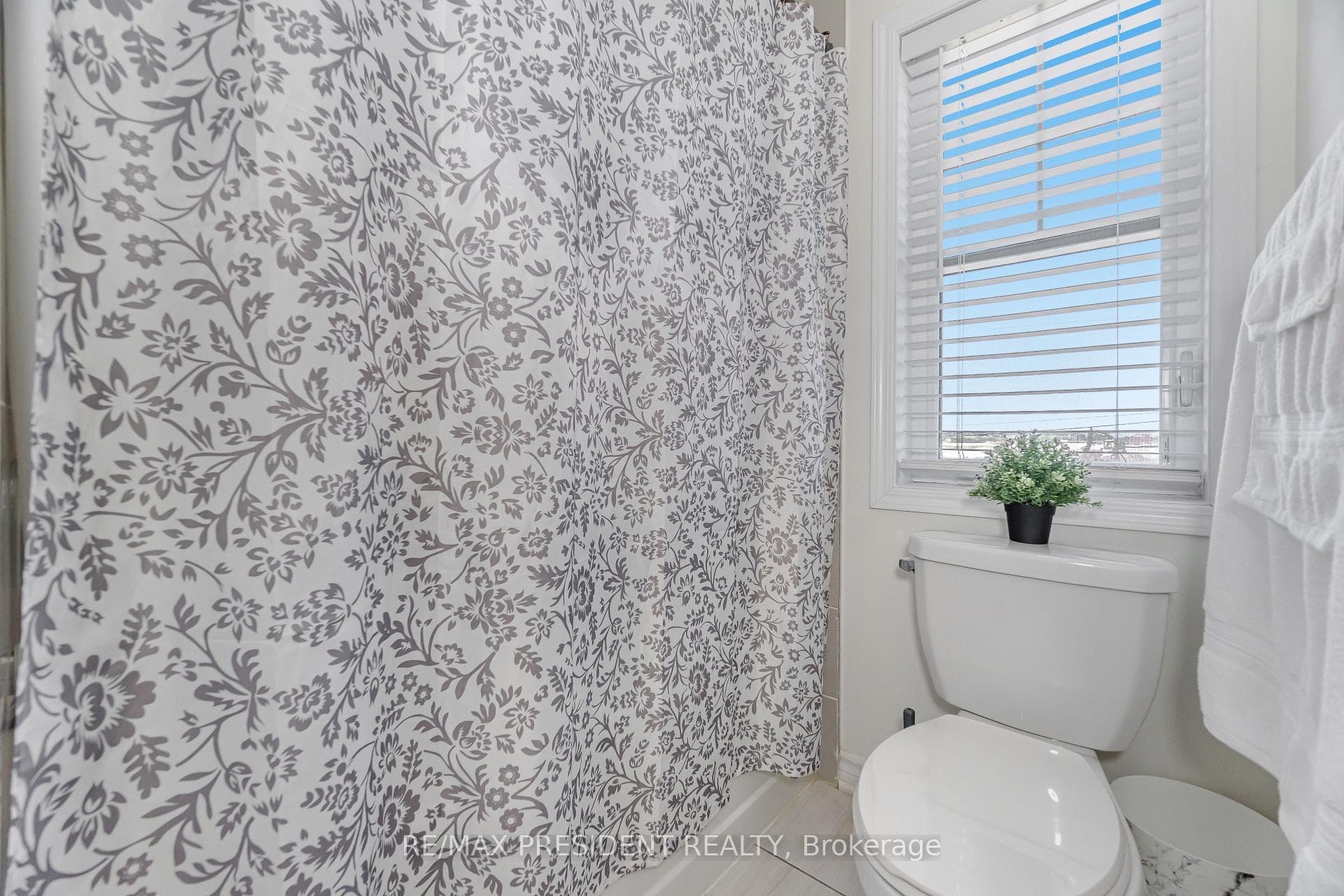 581 Edenbrook Hill Drive photo 40