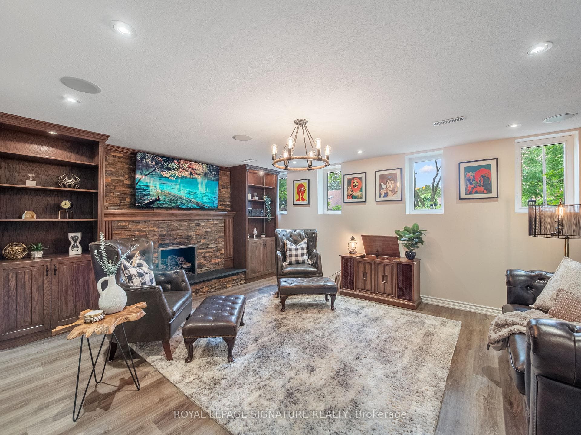 245 Appleby Road photo 17