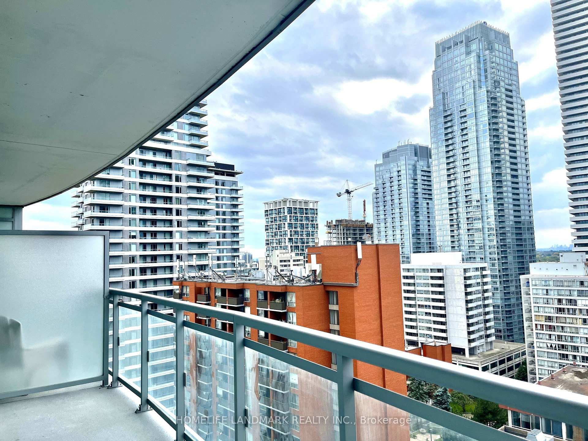 89 Dunfield Avenue Unit 1502 photo 15