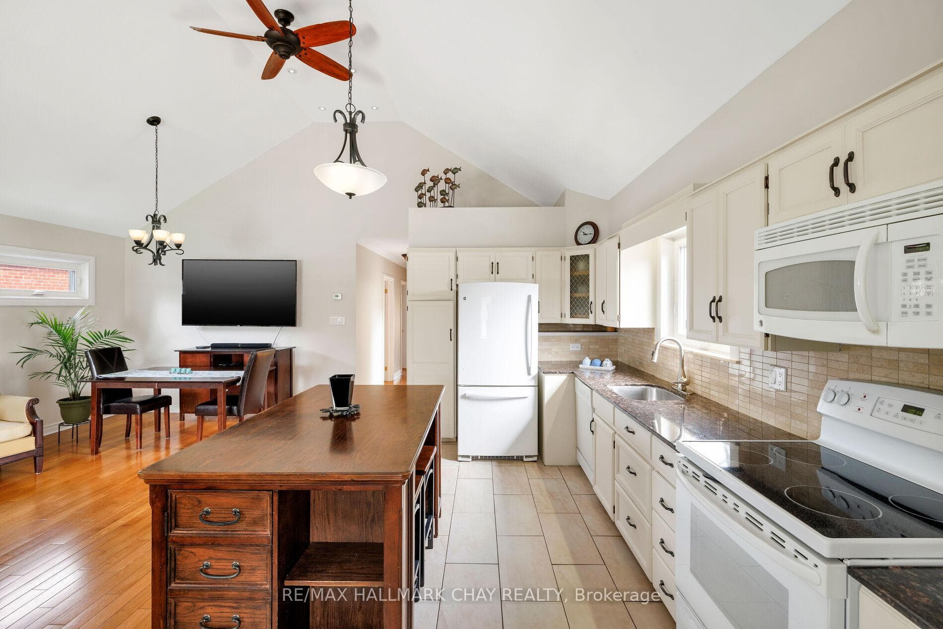 239 Ellington Drive photo 8