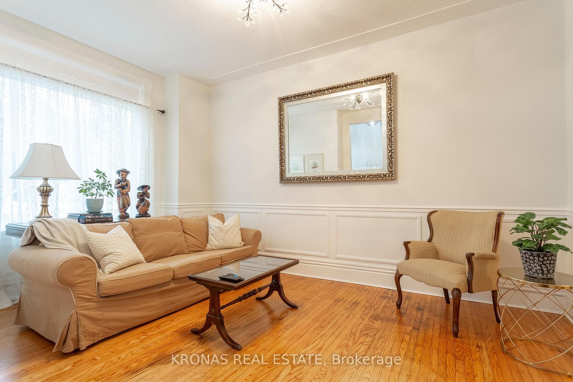 156 Hess Street photo 6
