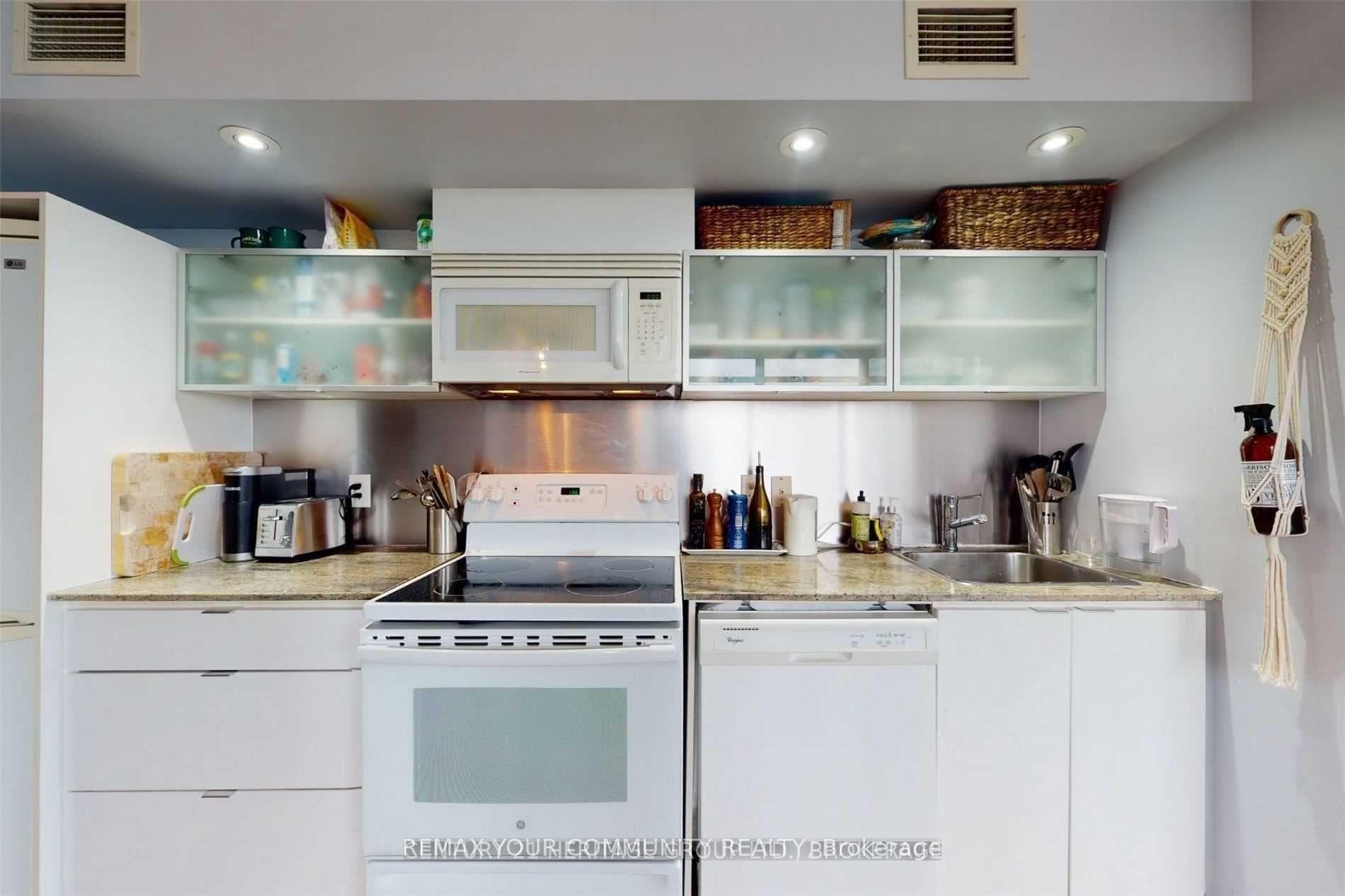 4k Spadina Avenue Unit 919 photo 15
