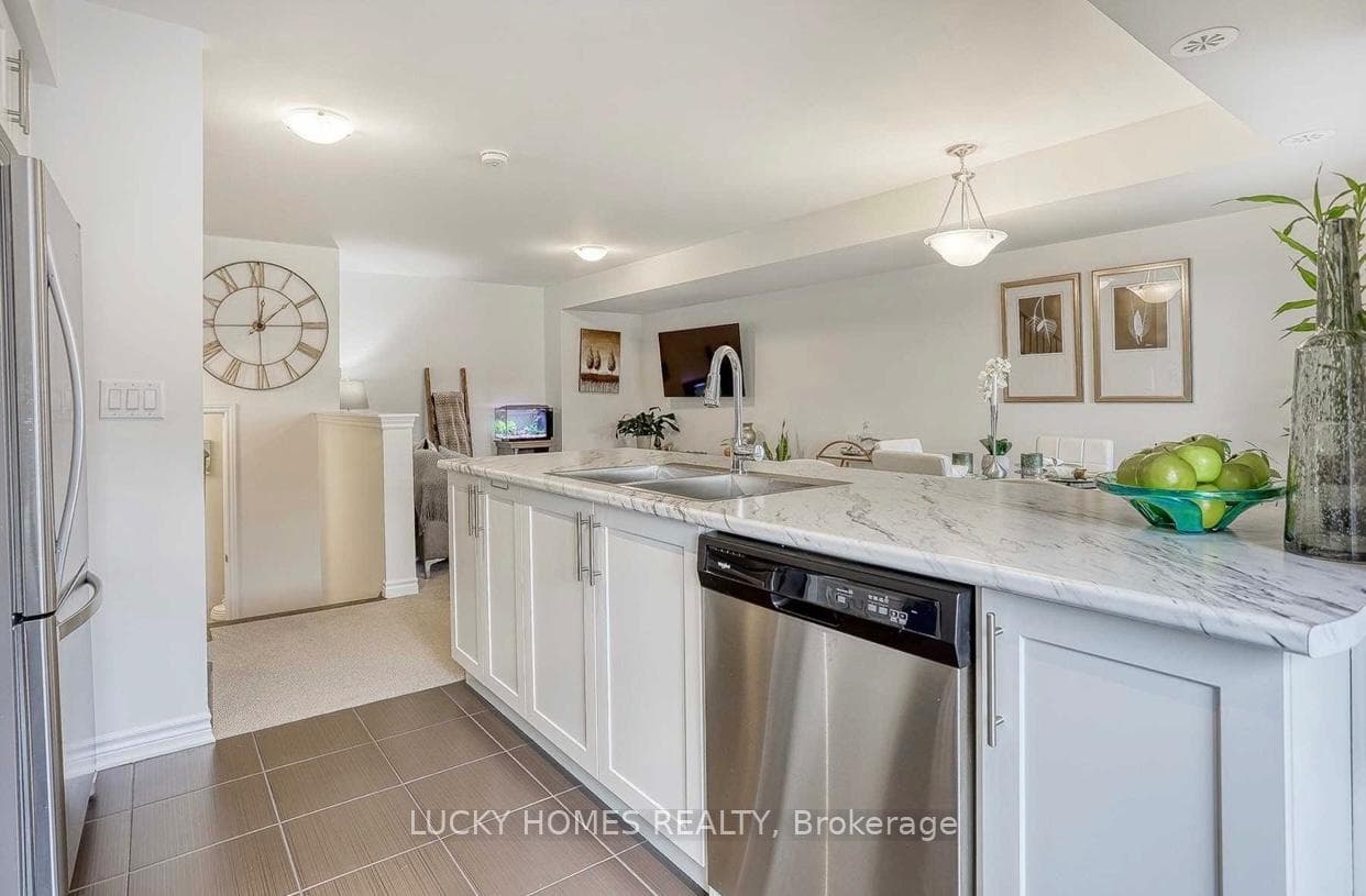 85 Sutcliffe Drive photo 3