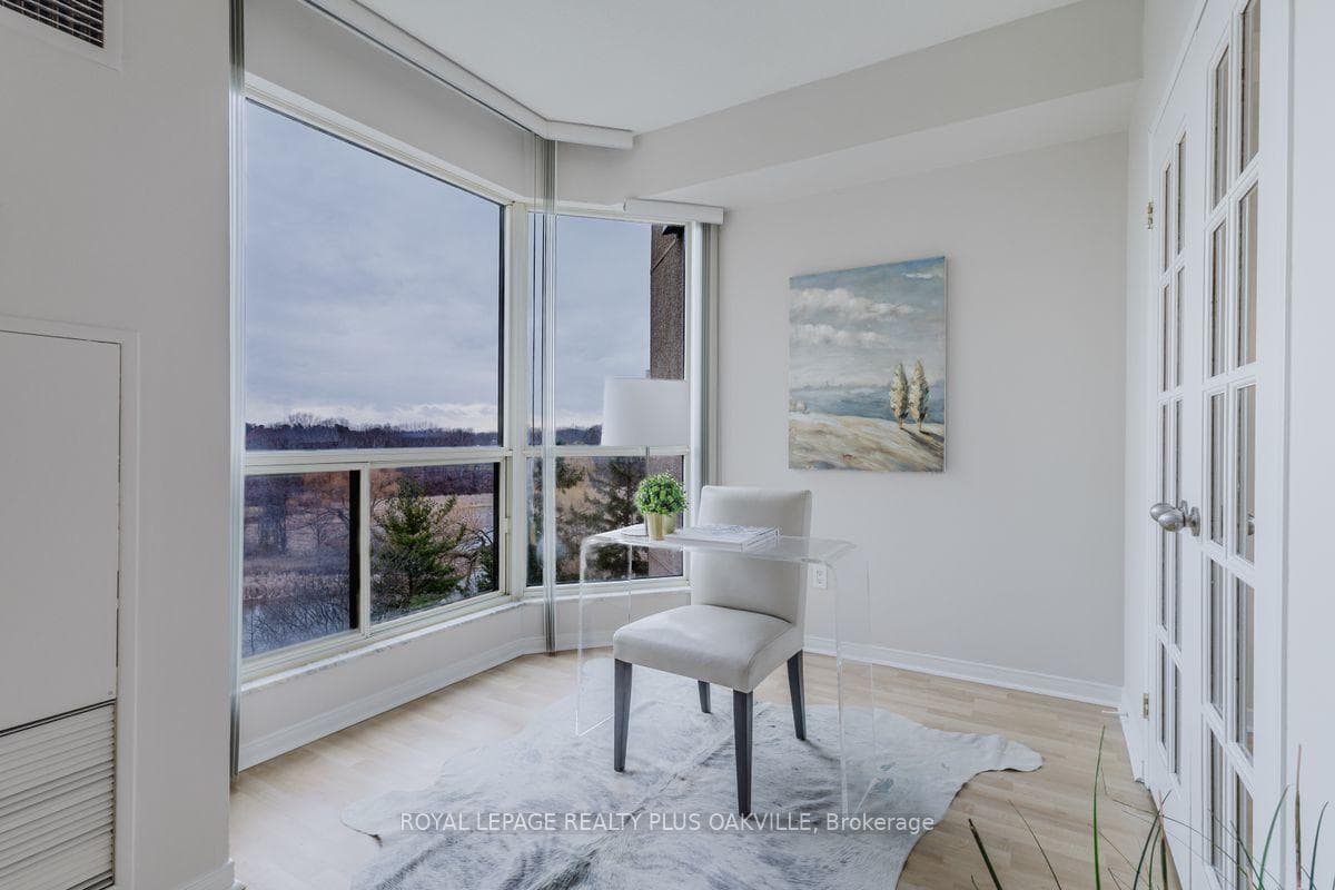 2511 Lakeshore Road Unit 501 photo 23