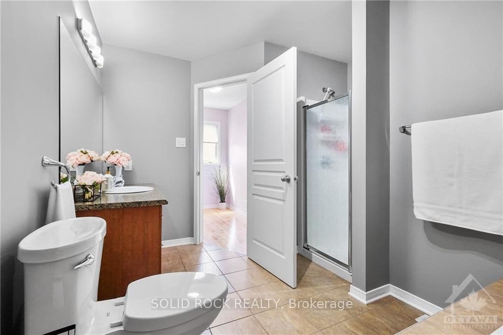 2582 RAYMOND Street photo 23