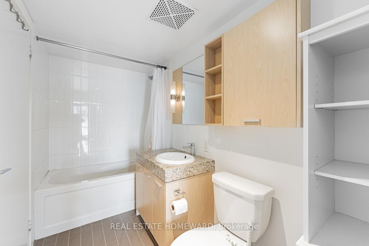 4-Piece Bathroom with 2 Access Points