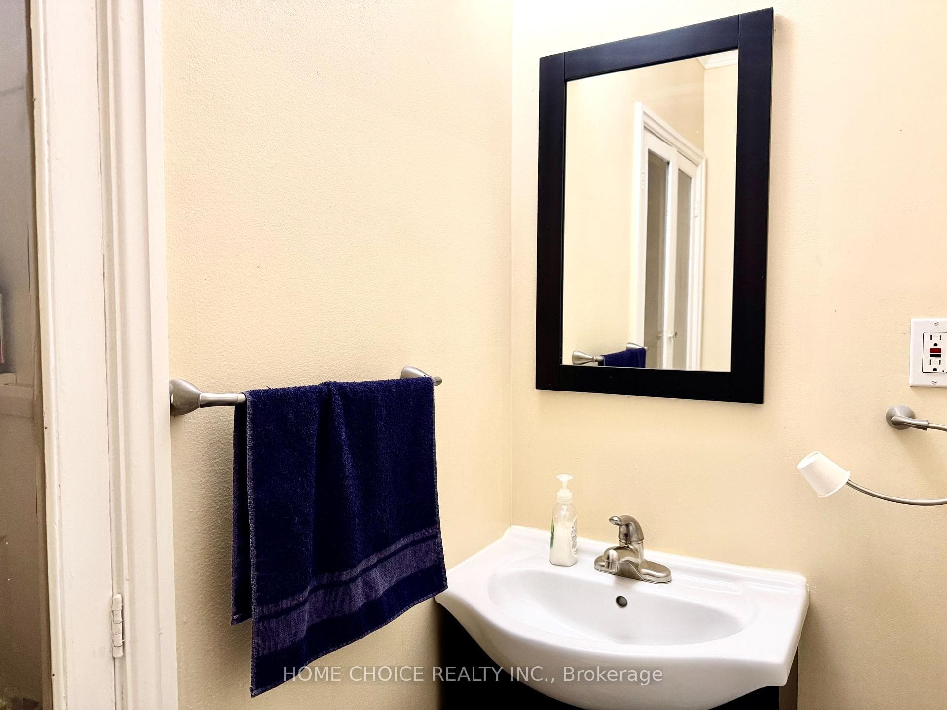 48 South Woodrow Boulevard photo 11