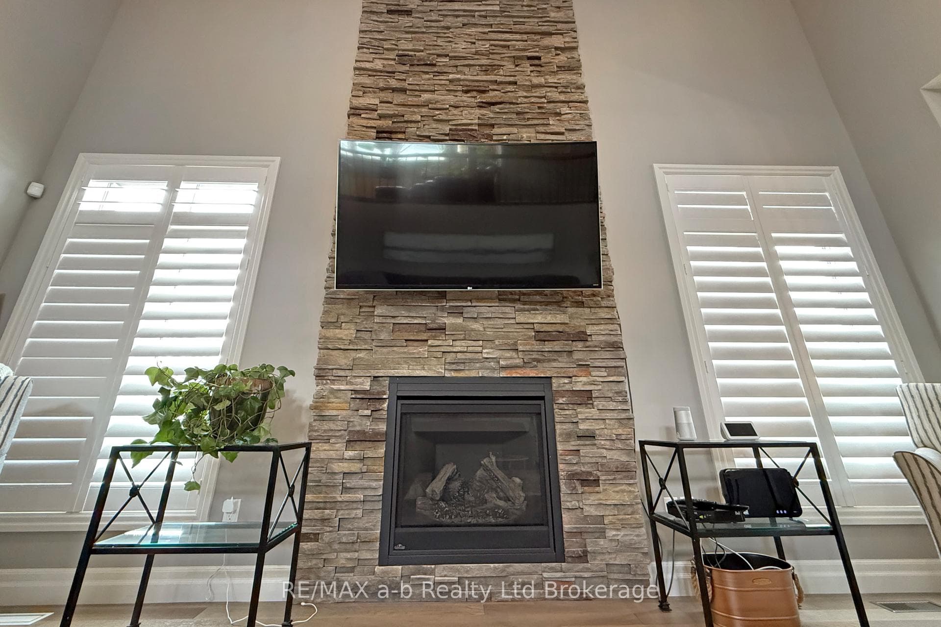 1236 Alberni Road photo 10