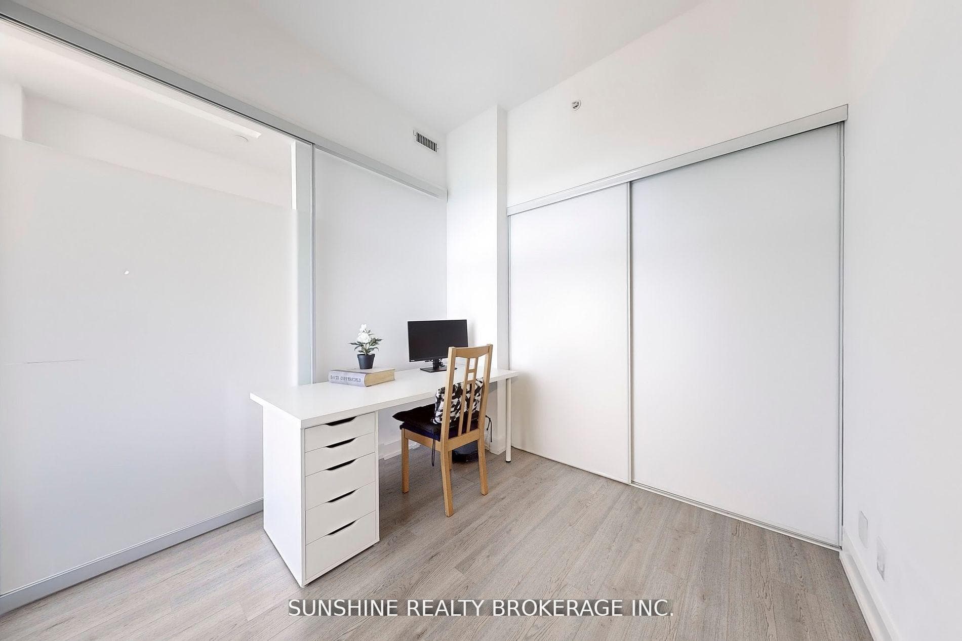 6 Parkwood Avenue Unit 709 photo 13