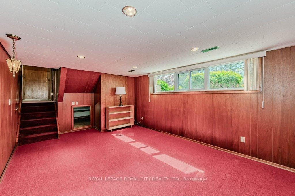 32 Westminster Avenue photo 24