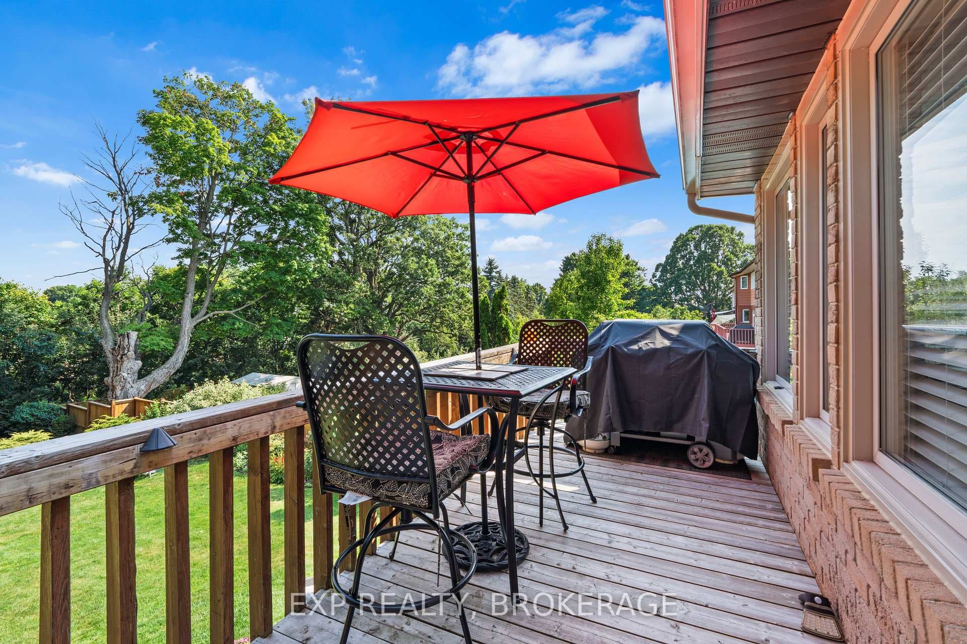 564 BRAESIDE Crescent photo 39