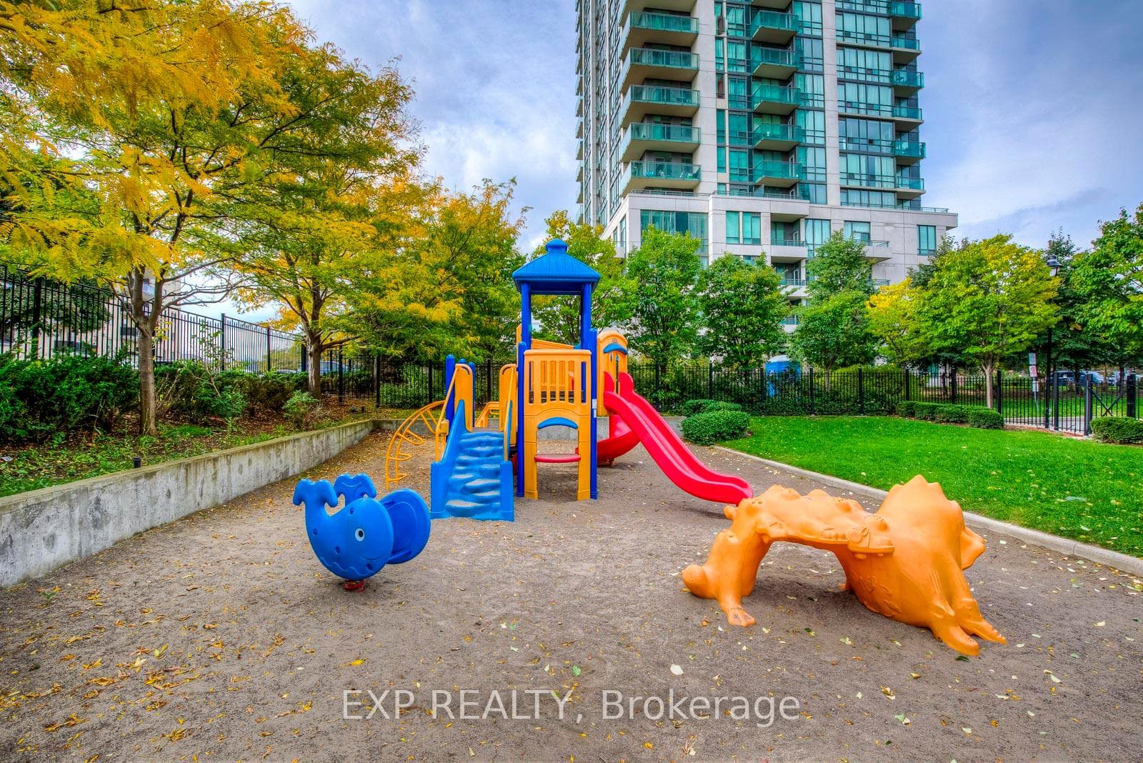 3504 Hurontario Street Unit 206 photo 40